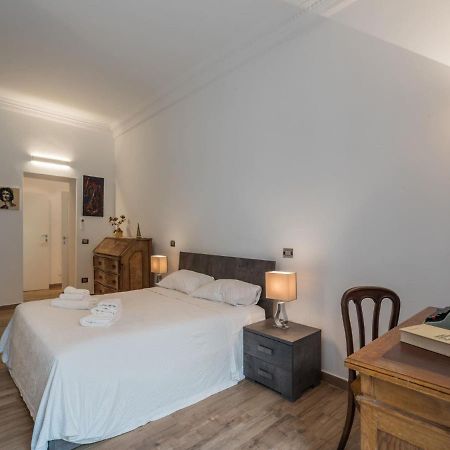 The Best Rent - Elegant Three-Bedroom Apartment A Few Steps From Fontana Di Trevi Kültér fotó