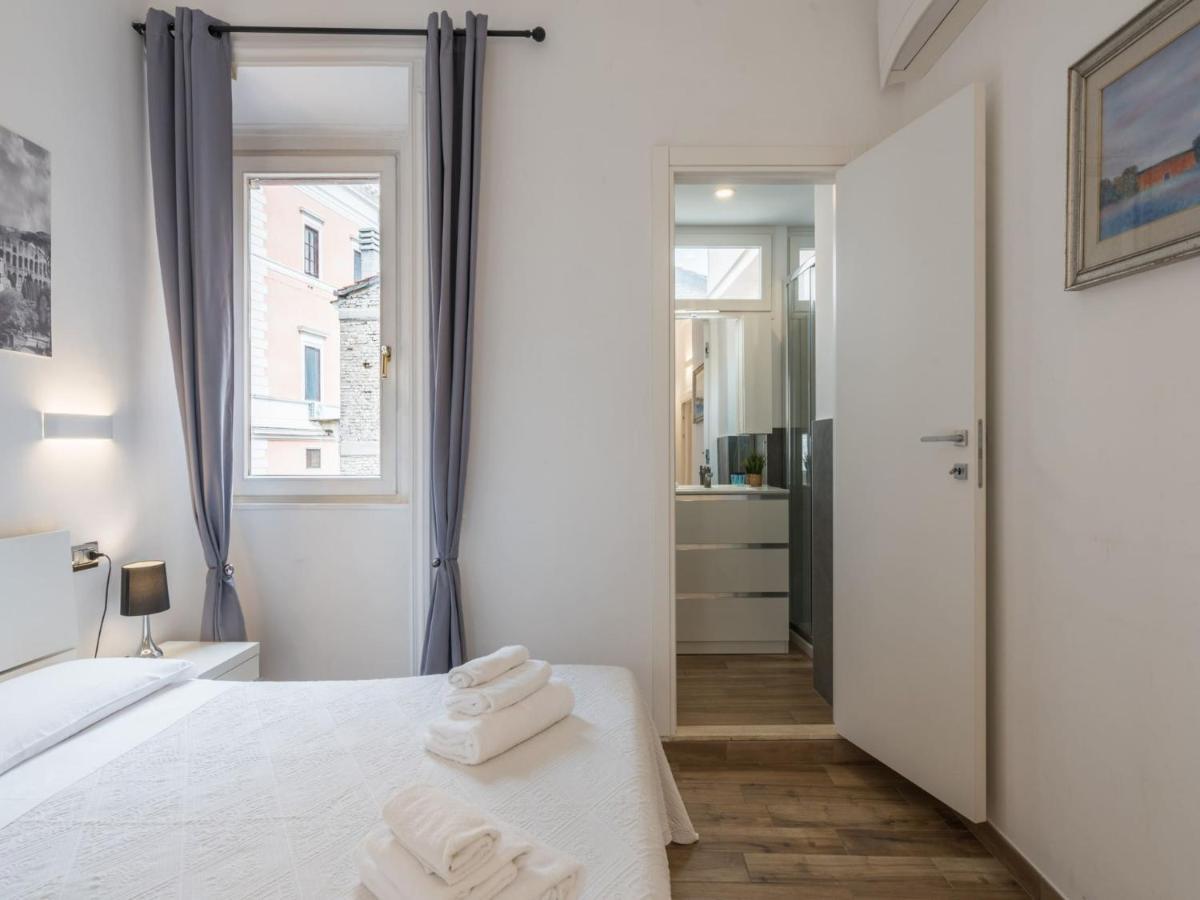 The Best Rent - Elegant Three-Bedroom Apartment A Few Steps From Fontana Di Trevi Kültér fotó