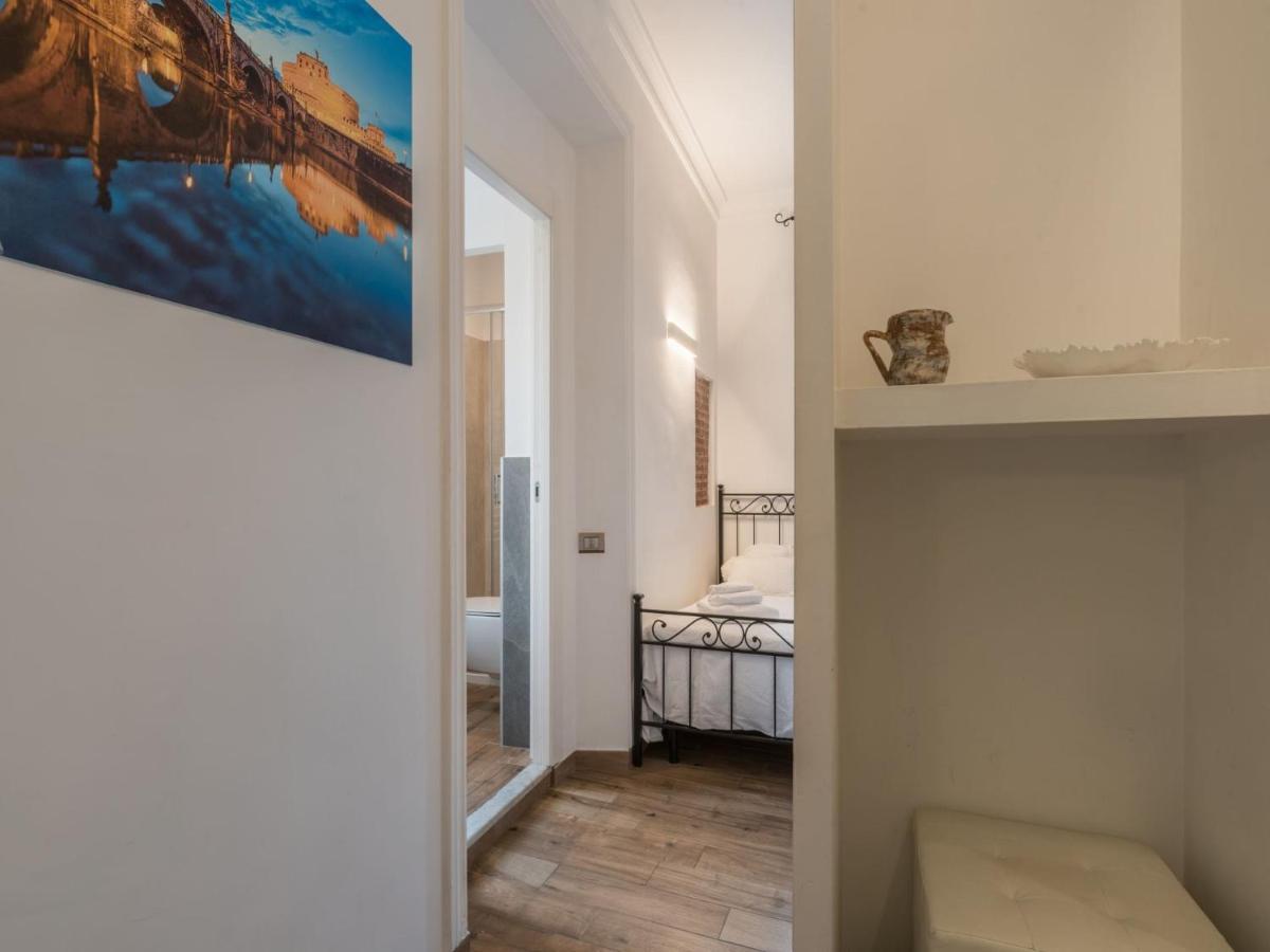 The Best Rent - Elegant Three-Bedroom Apartment A Few Steps From Fontana Di Trevi Kültér fotó