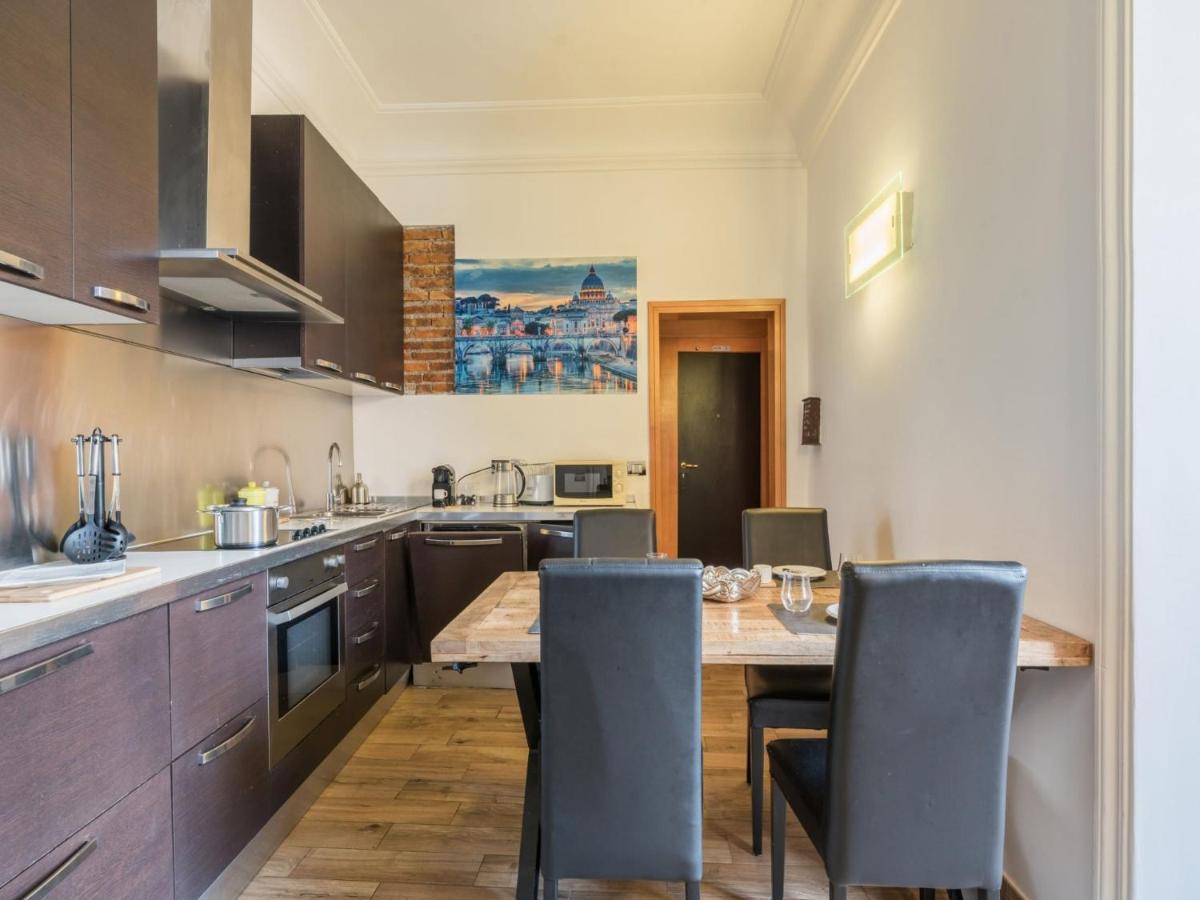 The Best Rent - Elegant Three-Bedroom Apartment A Few Steps From Fontana Di Trevi Kültér fotó