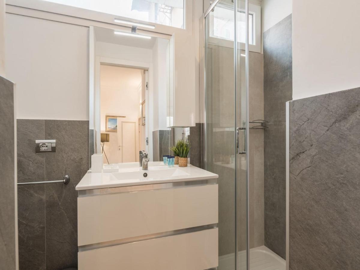 The Best Rent - Elegant Three-Bedroom Apartment A Few Steps From Fontana Di Trevi Kültér fotó
